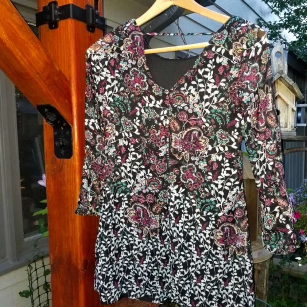 NWT,  beautiful print tunic